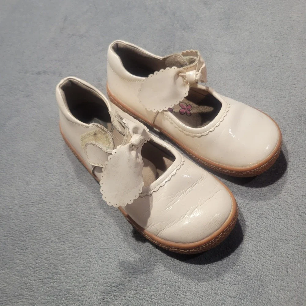 Livie & Luca Mary Jane Girls 13 Ivory Ruche Patent Leather Scalloped Bow Shoes